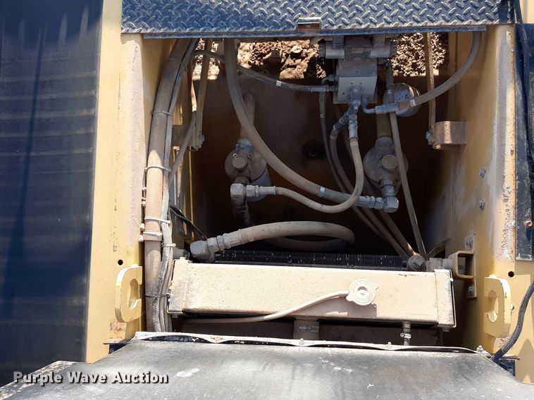 image for item DO3119 Etnyre FWD  chip spreader