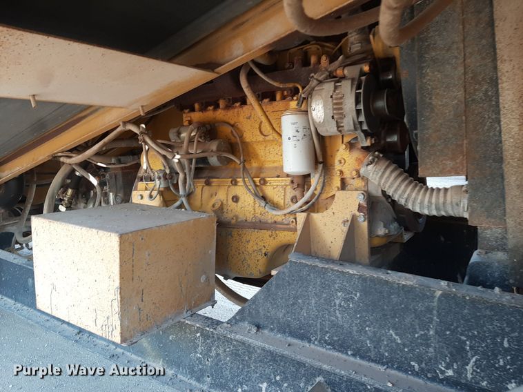 image for item DO3119 Etnyre FWD  chip spreader