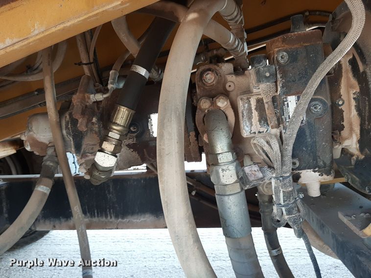 image for item DO3119 Etnyre FWD  chip spreader