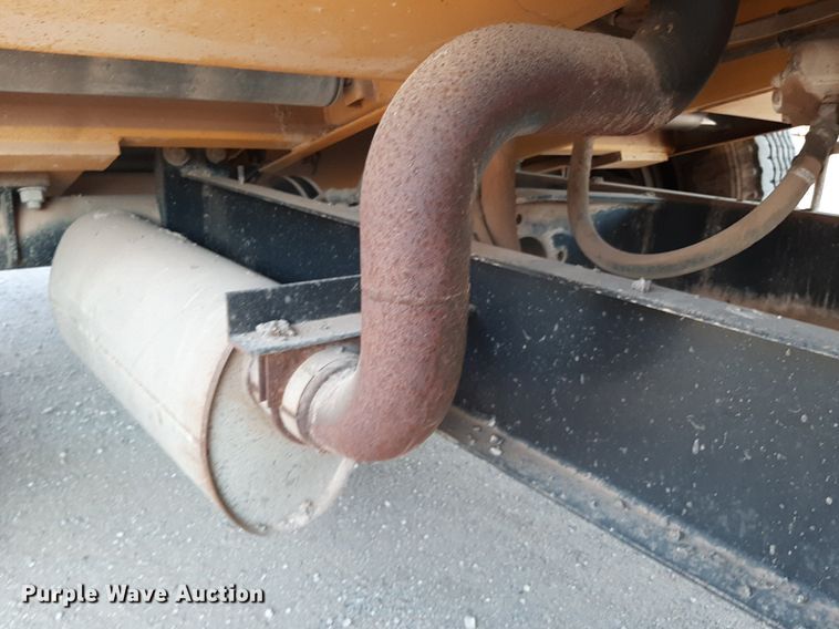 image for item DO3119 Etnyre FWD  chip spreader