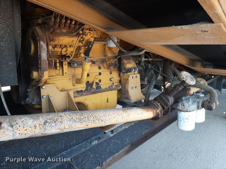 image for item DO3119 Etnyre FWD  chip spreader