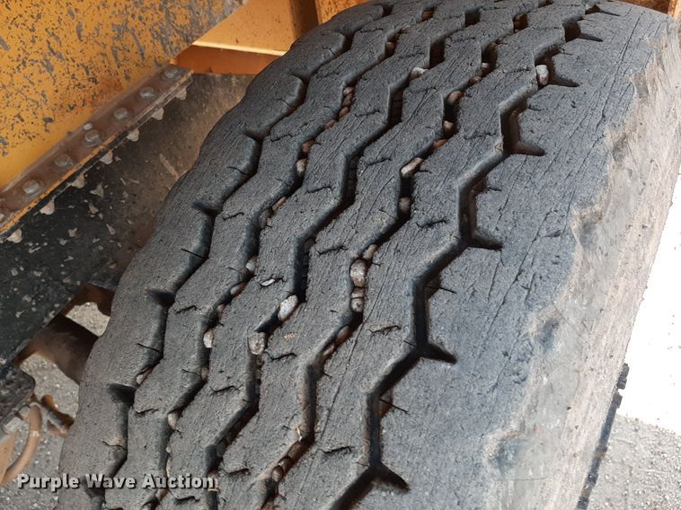 image for item DO3119 Etnyre FWD  chip spreader