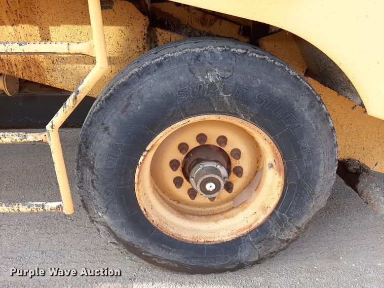 image for item DO3119 Etnyre FWD  chip spreader