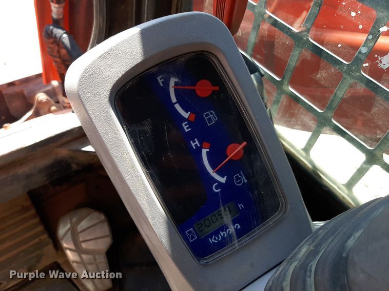 image for item DO3135 2017 Kubota SVL75-2  tracked skid steer loader