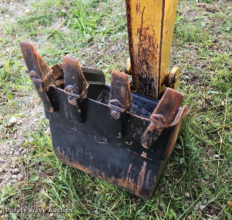 image for item DP2364 2009 Vermeer B750  backhoe attachment