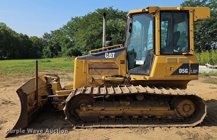 image for item DP2367 2003 Caterpillar D5G LGP  dozer