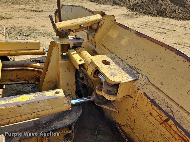 image for item DP2367 2003 Caterpillar D5G LGP  dozer