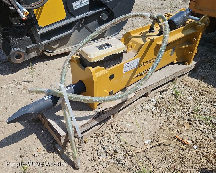 image for item DP2377 2022 Jisan JSB800  hydraulic breaker