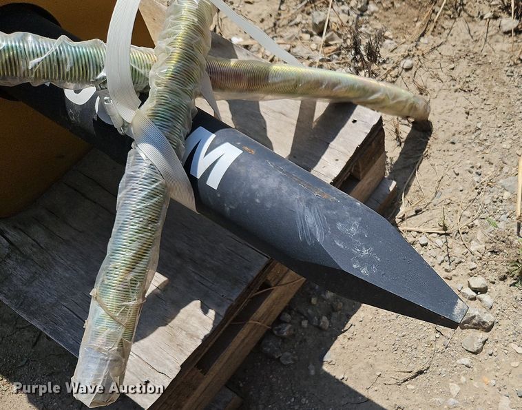 image for item DP2377 2022 Jisan JSB800  hydraulic breaker