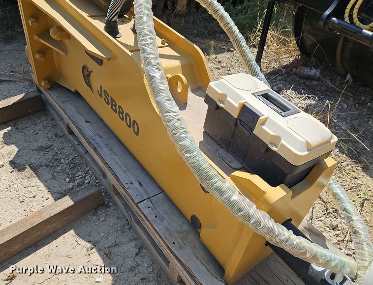 image for item DP2377 2022 Jisan JSB800  hydraulic breaker