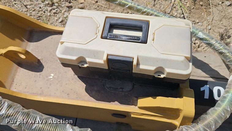 image for item DP2377 2022 Jisan JSB800  hydraulic breaker