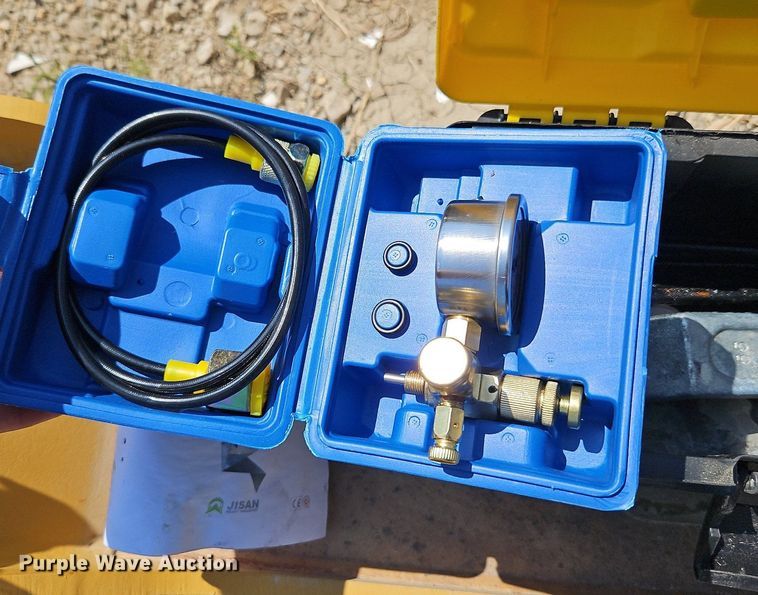 image for item DP2377 2022 Jisan JSB800  hydraulic breaker