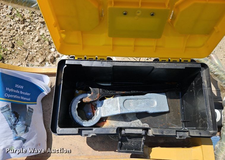 image for item DP2377 2022 Jisan JSB800  hydraulic breaker