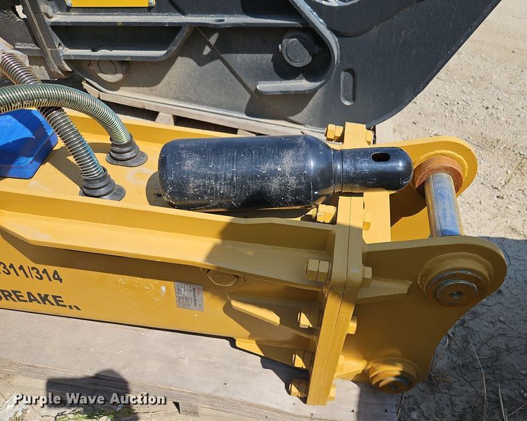 image for item DP2377 2022 Jisan JSB800  hydraulic breaker