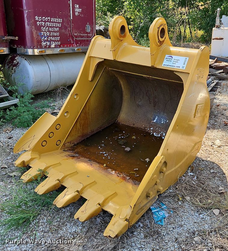 image for item DP2378 Caterpillar  48" W bucket