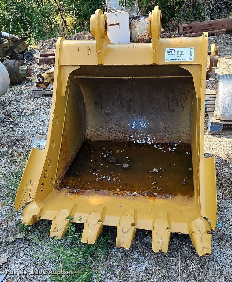 image for item DP2378 Caterpillar  48" W bucket