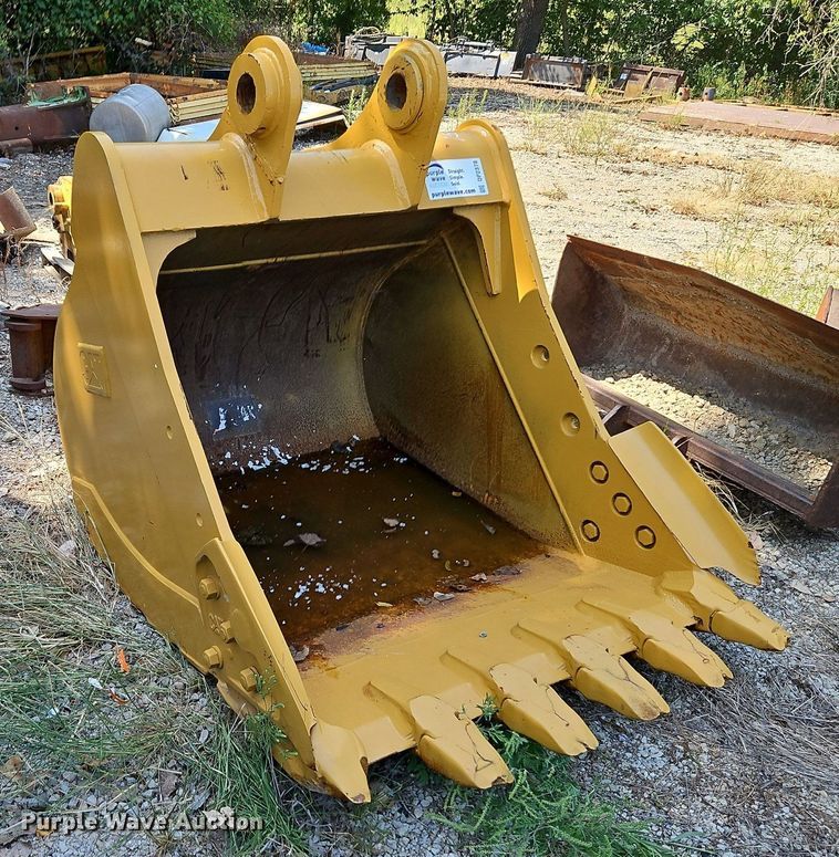 image for item DP2378 Caterpillar  48" W bucket