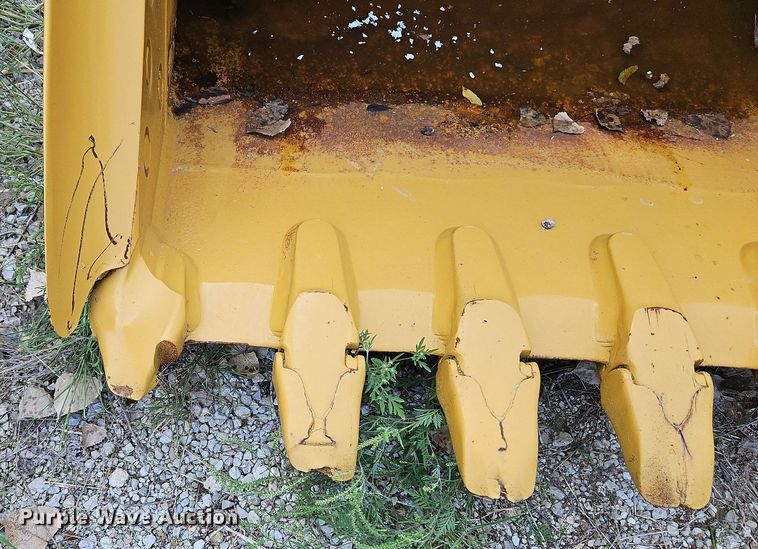 image for item DP2378 Caterpillar  48" W bucket