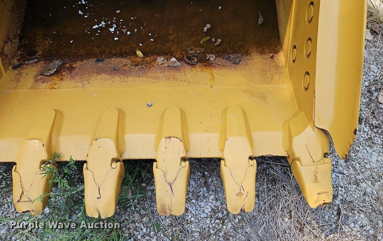 image for item DP2378 Caterpillar  48" W bucket