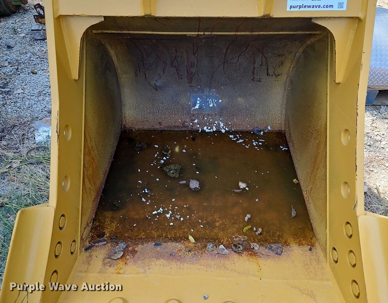 image for item DP2378 Caterpillar  48" W bucket