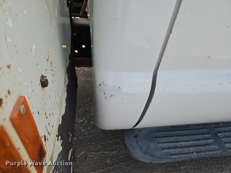 image for item DP2417 2003 Ford F550 Super Duty XL  utility / service truck