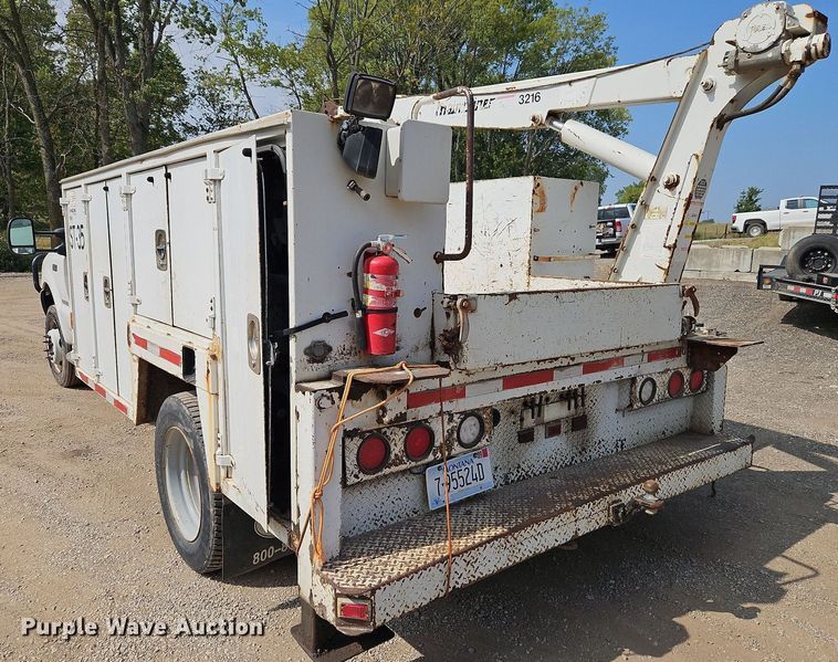 image for item DP2417 2003 Ford F550 Super Duty XL  utility / service truck