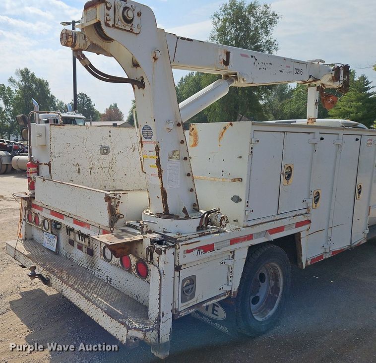 image for item DP2417 2003 Ford F550 Super Duty XL  utility / service truck