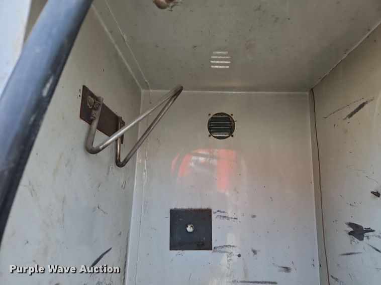 image for item DP2417 2003 Ford F550 Super Duty XL  utility / service truck