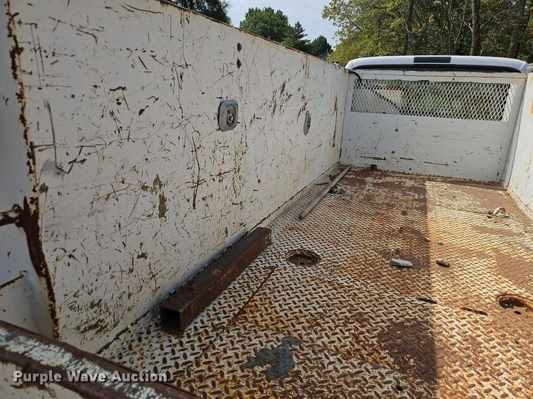 image for item DP2417 2003 Ford F550 Super Duty XL  utility / service truck