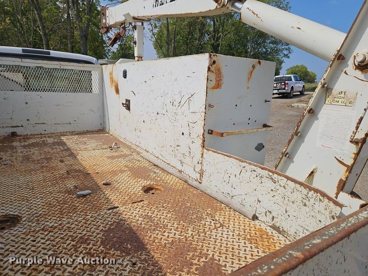 image for item DP2417 2003 Ford F550 Super Duty XL  utility / service truck