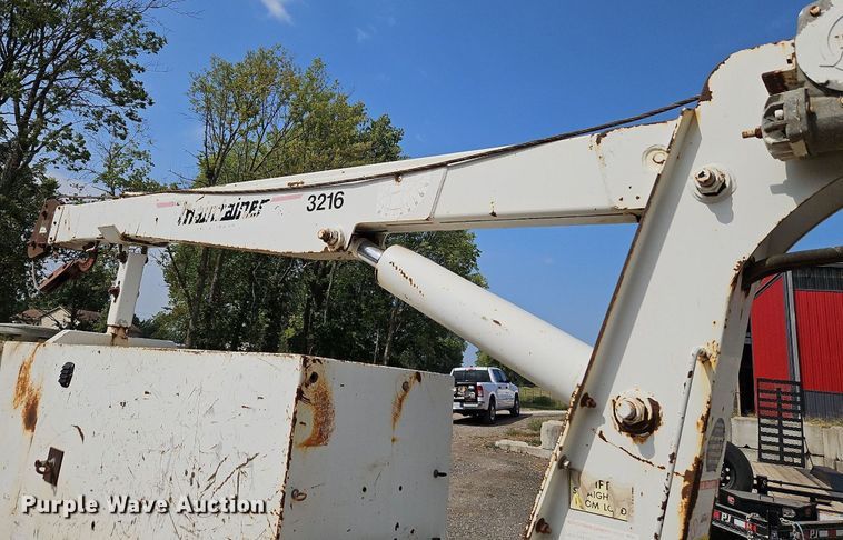 image for item DP2417 2003 Ford F550 Super Duty XL  utility / service truck