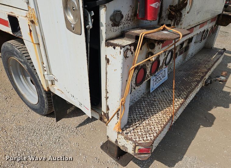 image for item DP2417 2003 Ford F550 Super Duty XL  utility / service truck