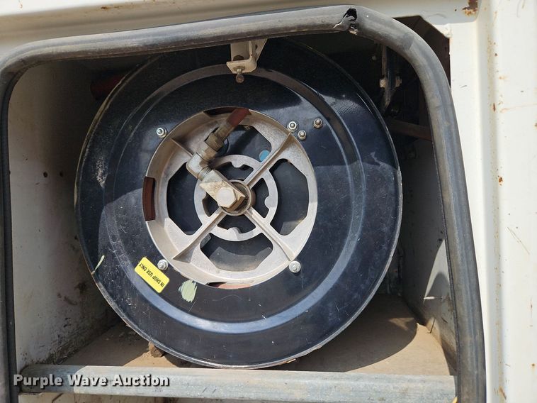 image for item DP2417 2003 Ford F550 Super Duty XL  utility / service truck