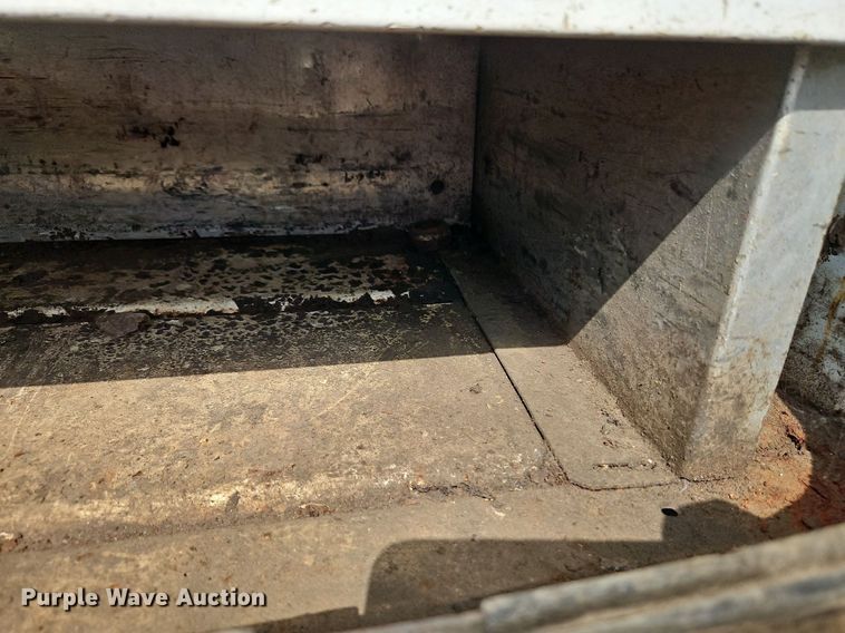 image for item DP2417 2003 Ford F550 Super Duty XL  utility / service truck