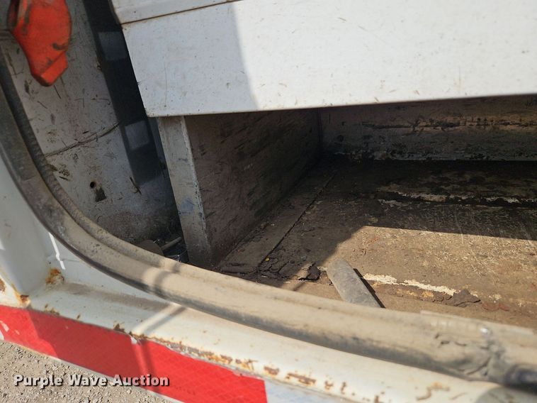 image for item DP2417 2003 Ford F550 Super Duty XL  utility / service truck