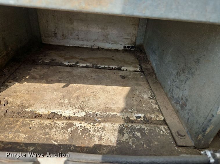 image for item DP2417 2003 Ford F550 Super Duty XL  utility / service truck