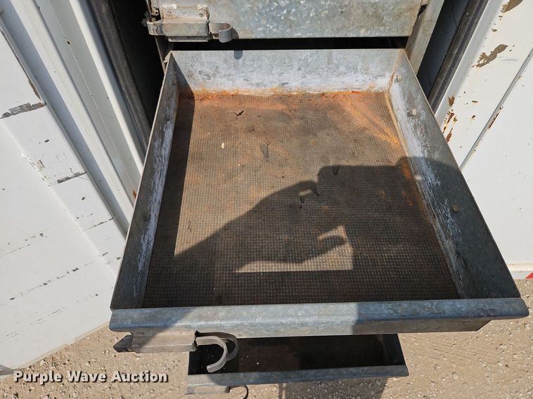 image for item DP2417 2003 Ford F550 Super Duty XL  utility / service truck