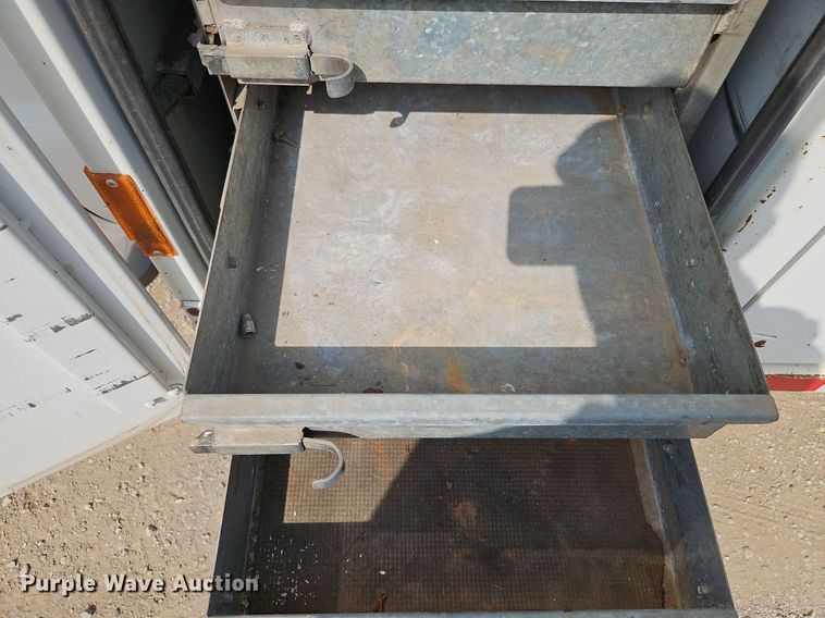 image for item DP2417 2003 Ford F550 Super Duty XL  utility / service truck