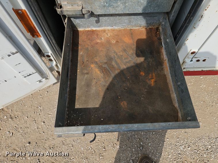 image for item DP2417 2003 Ford F550 Super Duty XL  utility / service truck