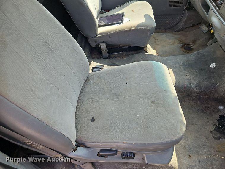 image for item DP2417 2003 Ford F550 Super Duty XL  utility / service truck