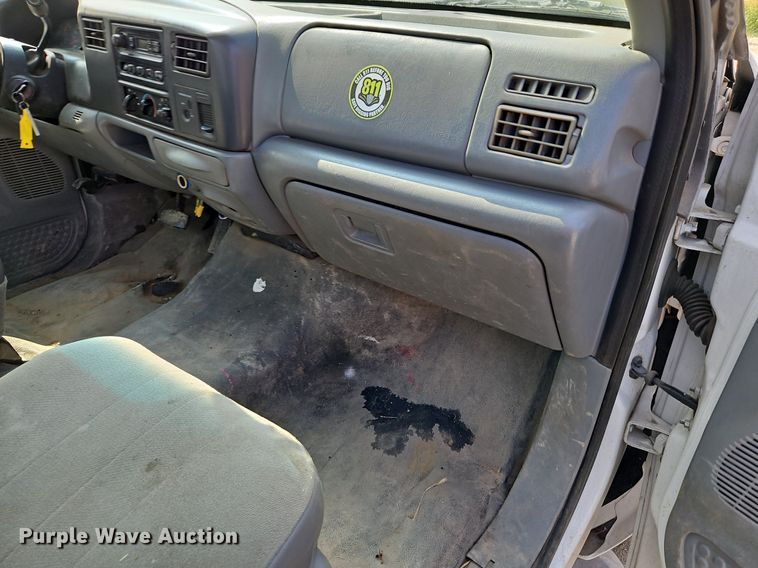 image for item DP2417 2003 Ford F550 Super Duty XL  utility / service truck