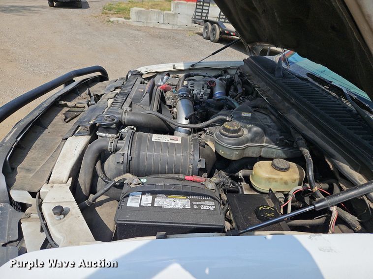 image for item DP2417 2003 Ford F550 Super Duty XL  utility / service truck