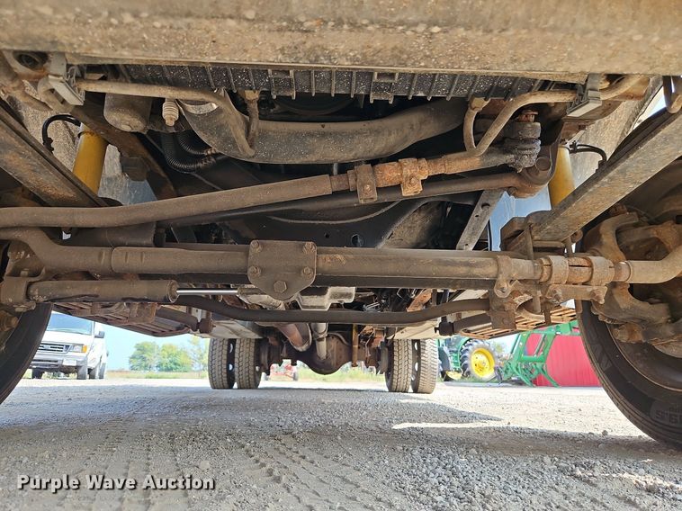 image for item DP2417 2003 Ford F550 Super Duty XL  utility / service truck