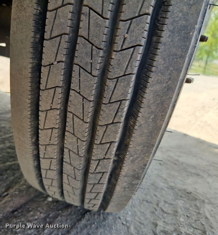 image for item DP2417 2003 Ford F550 Super Duty XL  utility / service truck