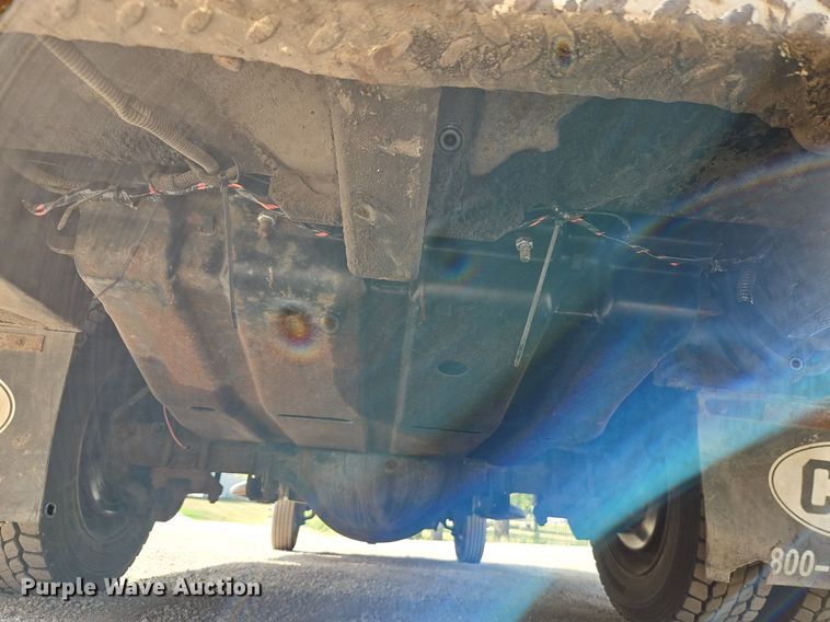 image for item DP2417 2003 Ford F550 Super Duty XL  utility / service truck