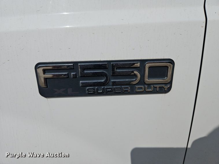 image for item DP2417 2003 Ford F550 Super Duty XL  utility / service truck