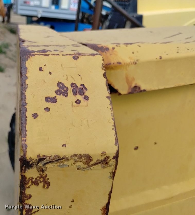 image for item DP3392 1990 Champion 780A Series III  motor grader