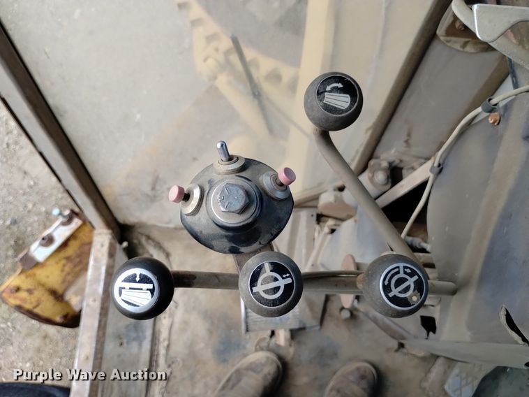 image for item DP3392 1990 Champion 780A Series III  motor grader