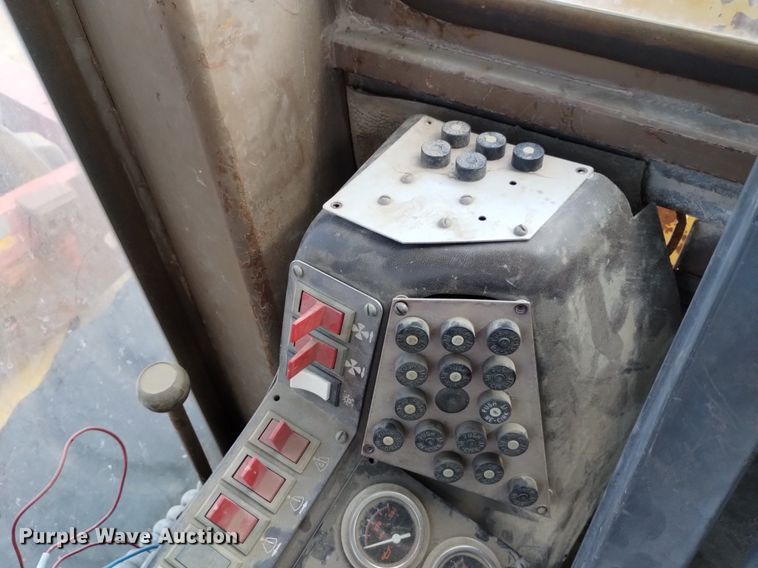 image for item DP3392 1990 Champion 780A Series III  motor grader