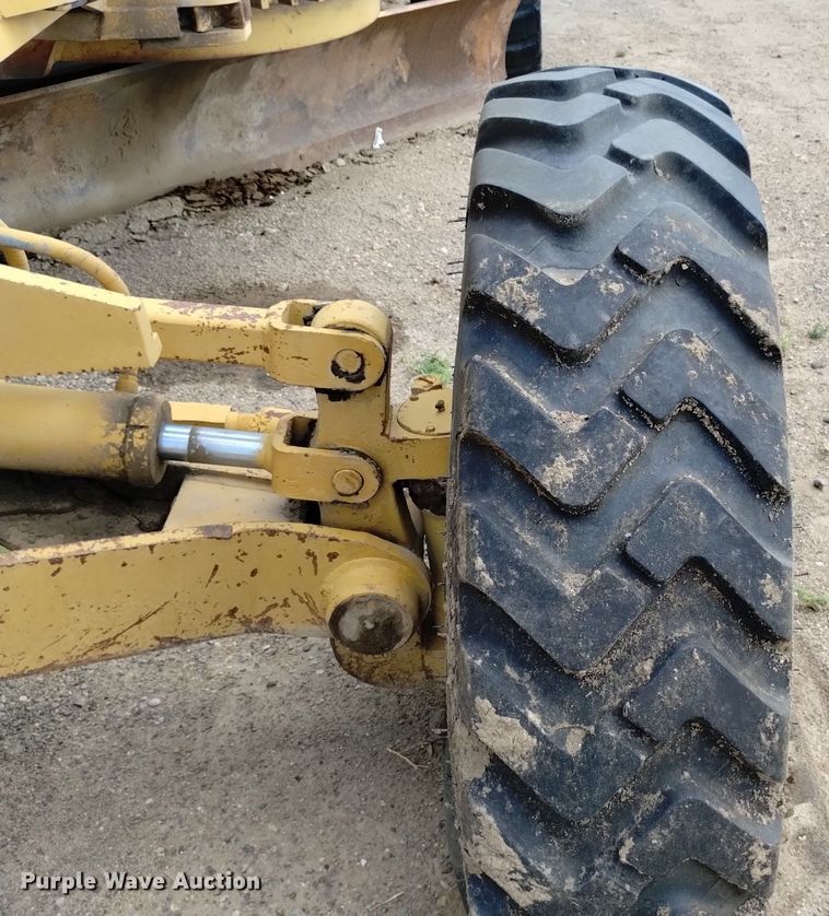 image for item DP3392 1990 Champion 780A Series III  motor grader